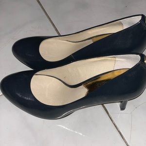 Michael Kors heels. SIZE 8 IN WOMENS.
